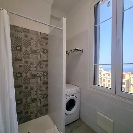 Clair Logis Monaco Parking Terrasse